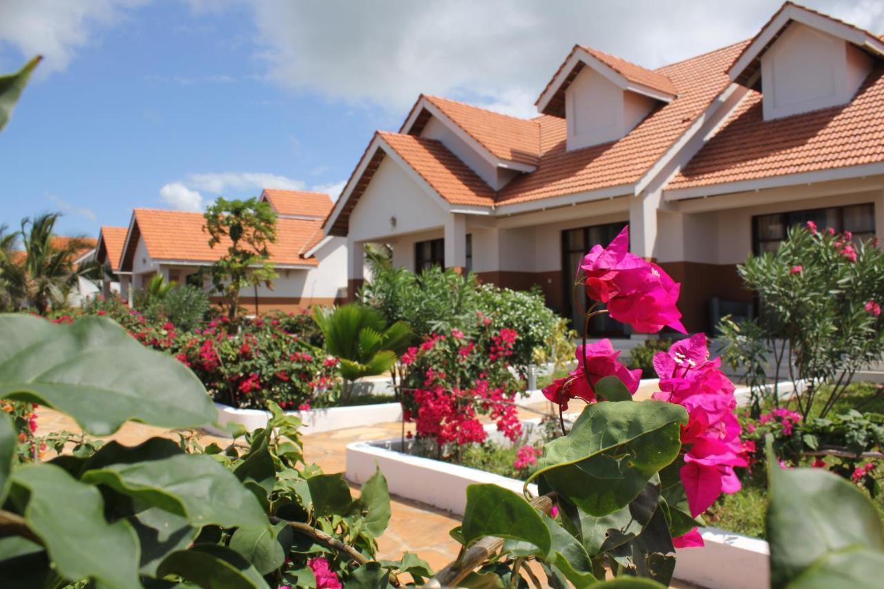 Azao Resort & Spa Pongwe Luaran gambar